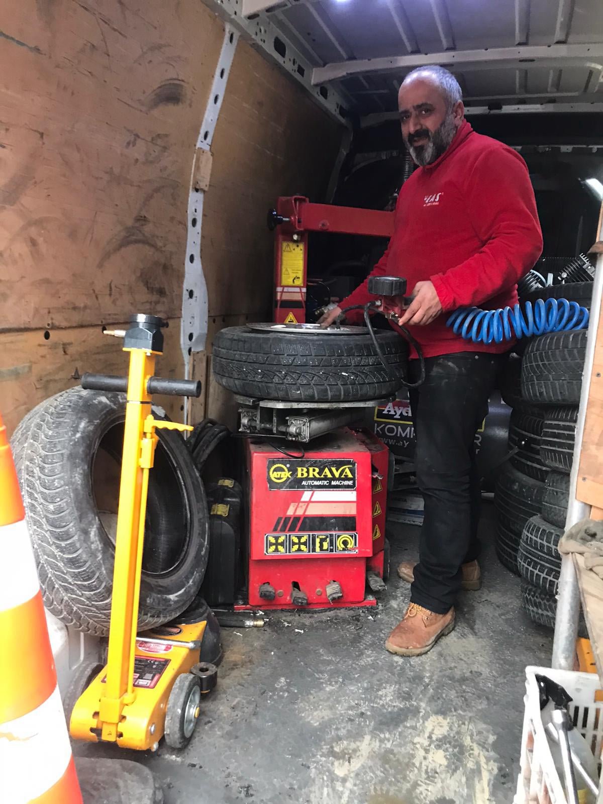 otoban oto lastikçi